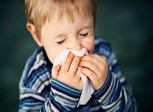 Çocuklarda mevsimsel alerji nedir? Nezle ile karışır mı? Mevsimsel alerjiye ne iyi gelir?