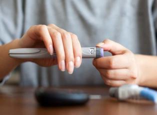 Şeker hastalarının insülin iğnesi yaptırması orucu bozar mı?