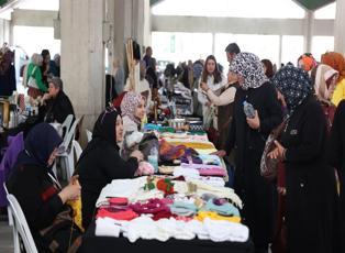 Anneler Gününde KOMEK pazarı etkinliği! Kadın kursiyerlerin ekonomisine destek oldu