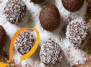 Tatlıdan vazge&ccedil;emeyenlere sağlıklı atıştırmalık: Kestaneli enerji topları tarifi