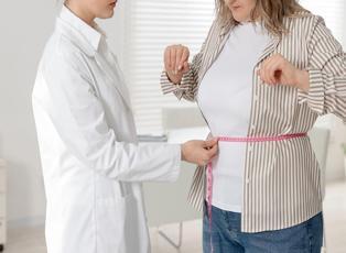 D&uuml;nya Obezite G&uuml;n&uuml;&rsquo;nde &ccedil;arpıcı sonu&ccedil;: T&uuml;rkiye&rsquo;de %68 obeziteyi tercih sayıyor