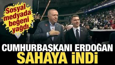 Cumhurbaşkanı Erdoğan sahaya indi: Trib&uuml;nleri gezerek gen&ccedil;leri selamladı
