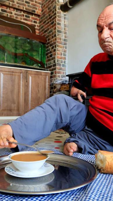 "Annem beni kazanın altına koyup terk etmiş"