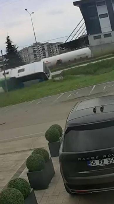 Samsun'da otob&uuml;s yan yattı