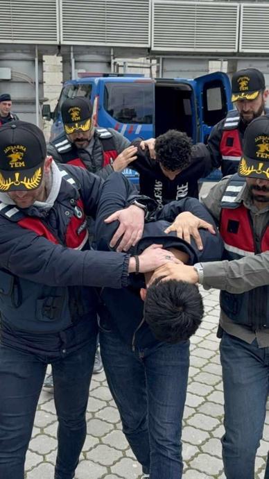 Ter&ouml;r propagandası yapan 2 kişi yakalandı