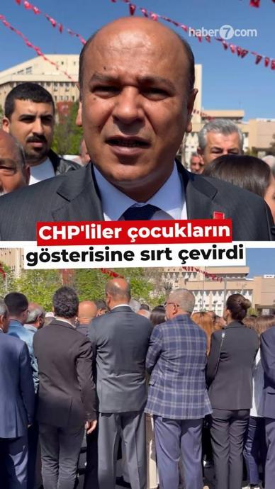 CHP'liler &ccedil;ocukların g&ouml;sterisine sırt &ccedil;evirdi