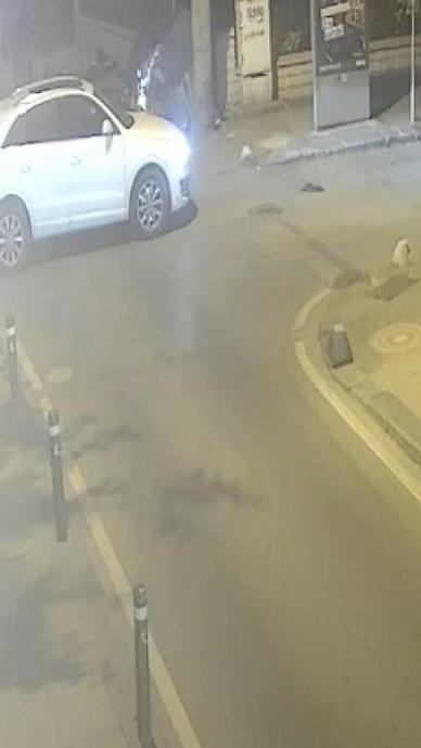 Otomobil motosikletle &ccedil;arpıştı! Sizce kim hatalı?