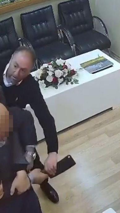 Belediye personelini satırla yaraladı!