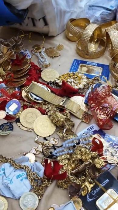 Tefecinin evinden servet fışkırdı!