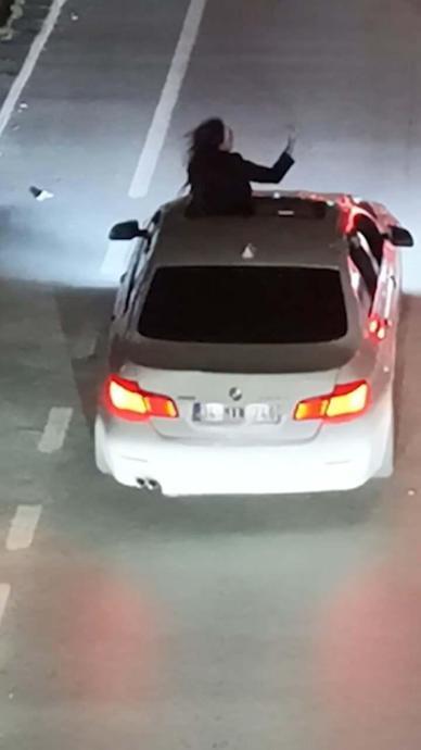 Sunrooftan &ccedil;ıktı, ceza yiyince beddua etti
