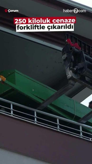 250 kiloluk cenaze forkliftle &ccedil;ıkarıldı