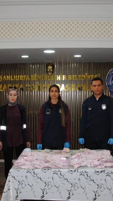 Dilenciden &ccedil;ıkan para...