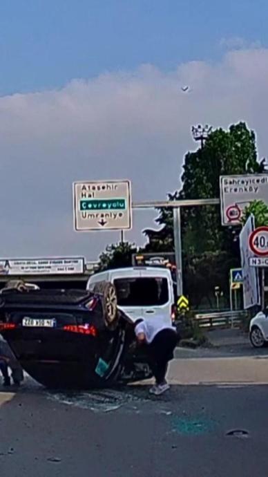 Direksiyonda fenalaştı takla attı!