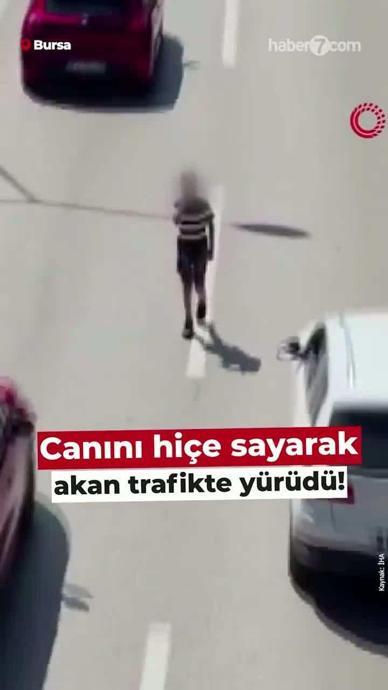 Canını hi&ccedil;e sayarak akan trafikte b&ouml;yle y&uuml;r&uuml;d&uuml;!