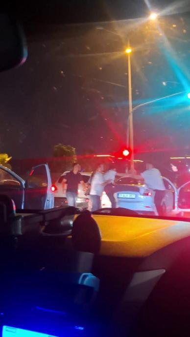 Trafikte yaşanan tekmeli, yumruklu kavga!