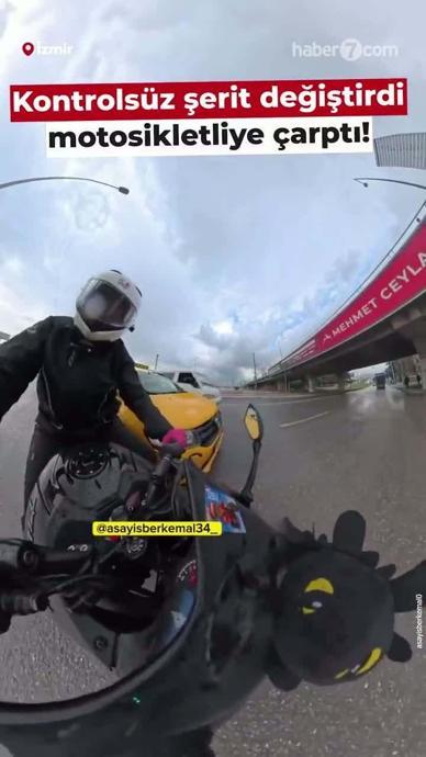 Kontrols&uuml;z şerit değiştirdi motosikletliye &ccedil;arptı!
