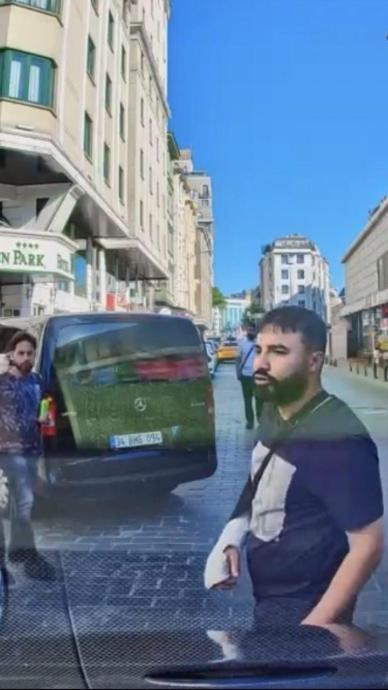 'Boks&ouml;r&uuml;m &ccedil;eneni kırarım'
