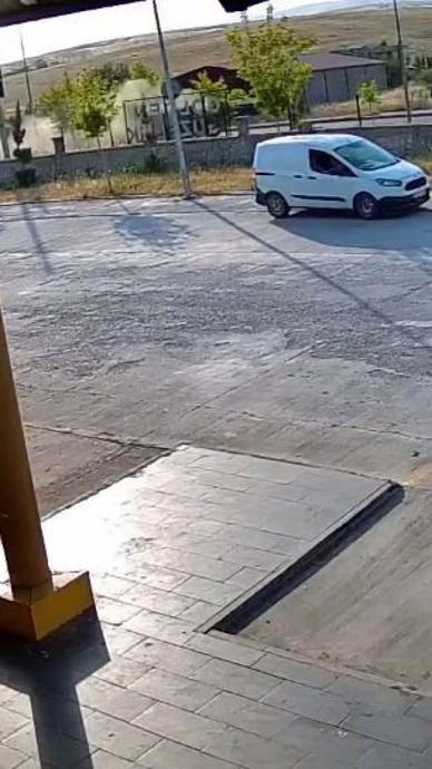 Hakimiyetini kaybetti defalarca takla attı!
