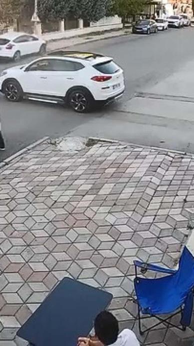 Kaza yaptırıp yoluna devam etti