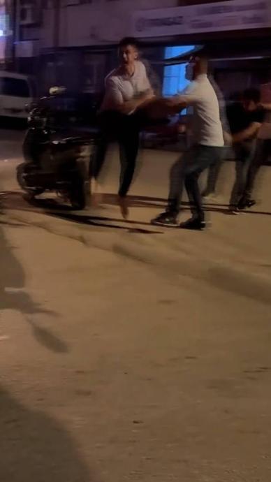 Devriye yapan polis kavgaya denk geldi!