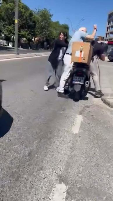Kavga ederken aracını geri viteste unuttu!