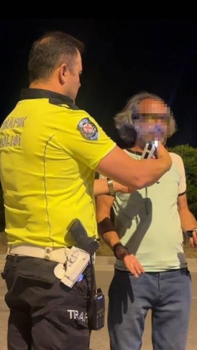 Selam vermek istedi ceza yedi!