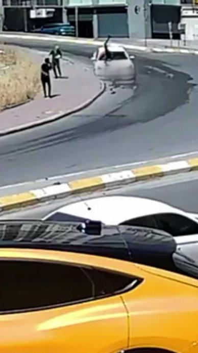 Ters y&ouml;nde giden scooter s&uuml;r&uuml;c&uuml;s&uuml;ne &ccedil;arptı!