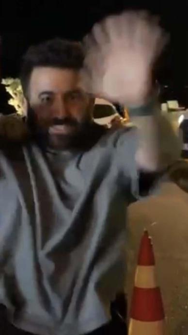 Alkol &ccedil;ıkmayınca sevin&ccedil;ten havalara u&ccedil;tu