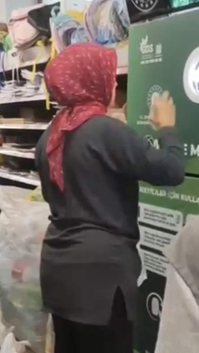 Depozito makinesini işgal etti!