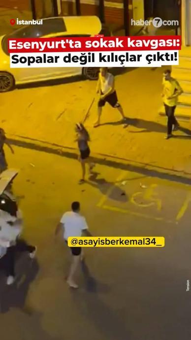 Sokak kavgası: Sopalar değil kılı&ccedil;lar &ccedil;ıktı!