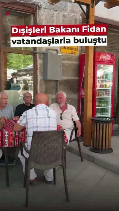 Bakan Fidan vatandaşla buluştu