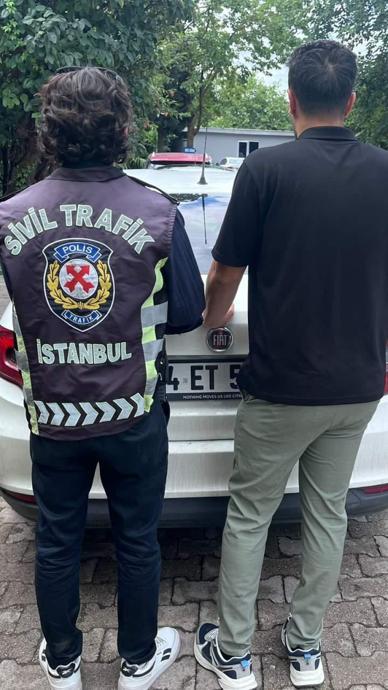 Yolda araca saldırdı 180 binlik cezayı yedi!