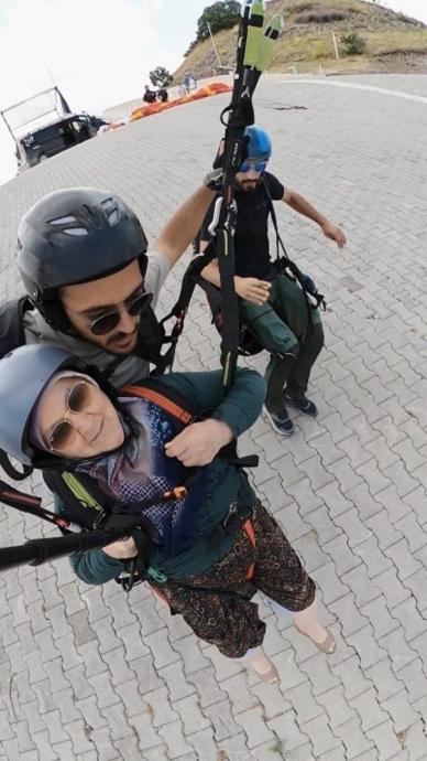 Paraş&uuml;t macerası herkesi g&uuml;ld&uuml;rd&uuml;