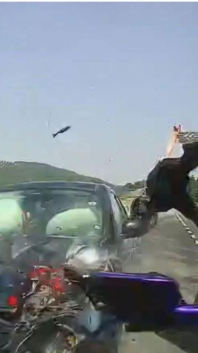 Motosiklete b&ouml;yle &ccedil;arptı