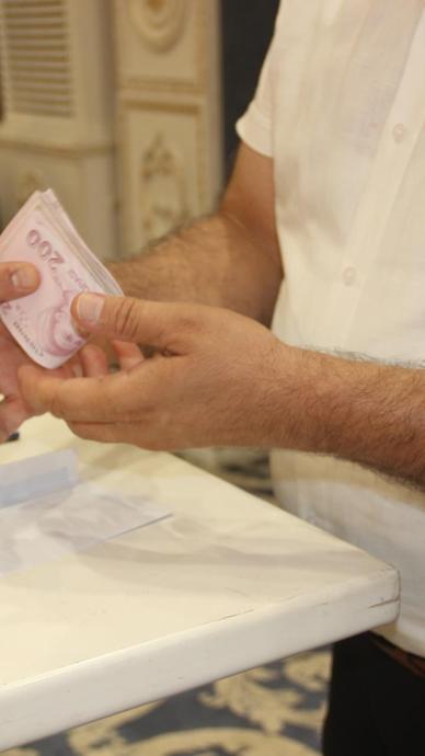 Takıların hepsini bağışladılar