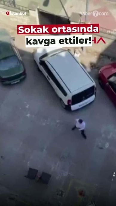 Sokak ortasında kavga ettiler!