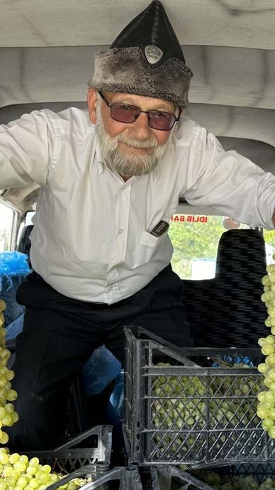 Bin 800 kilometre yol gelip askerlere &uuml;z&uuml;m getirdi