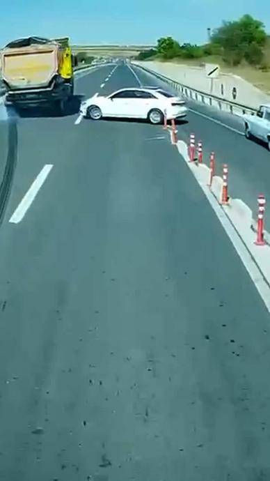 Hi&ccedil;bir şey olmamış gibi yoluna devam etti!