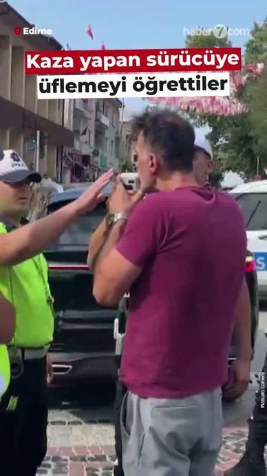 Kaza yapan s&uuml;r&uuml;c&uuml;ye &uuml;flemeyi &ouml;ğrettiler...