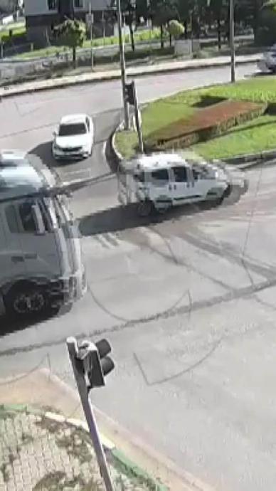 Seyir halindeyken dorse TIR'dan ayrıldı!