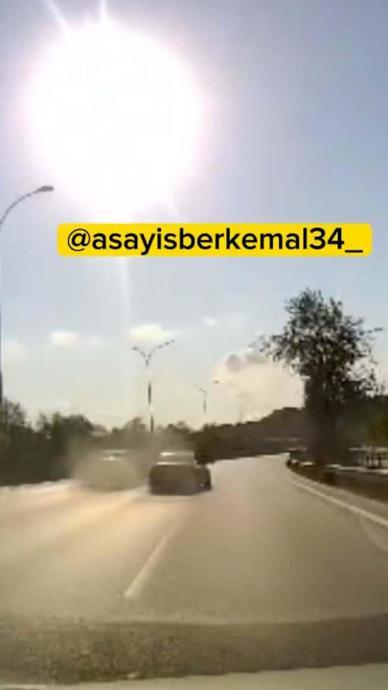 Hatalı sollama yaptı ara&ccedil;lara &ccedil;arptı!