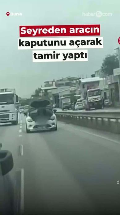 Seyir halindeki aracın kaputuna &ccedil;ıktı!