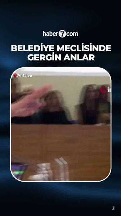 Belediye meclisinde gergin anlar!