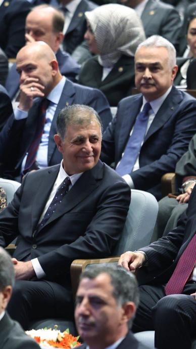 Cemil Tugay AK Parti'ye ge&ccedil;ti