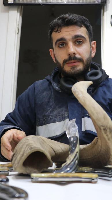 30 yıl &ouml;nce stoklanan boynuzlarla yaptı