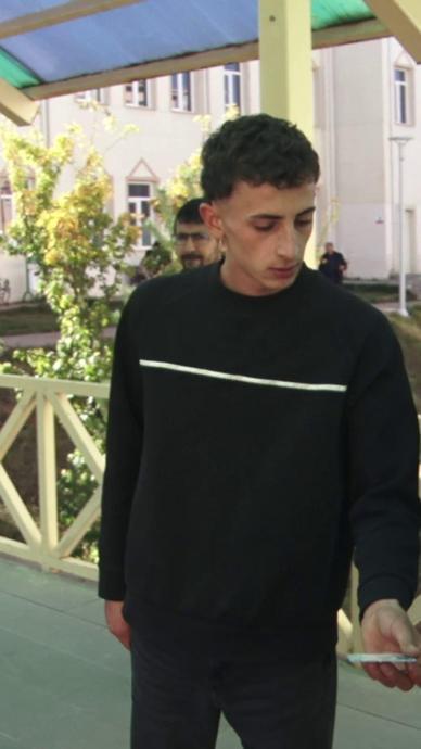 Ehliyetle geldi i&ccedil;eri alındı